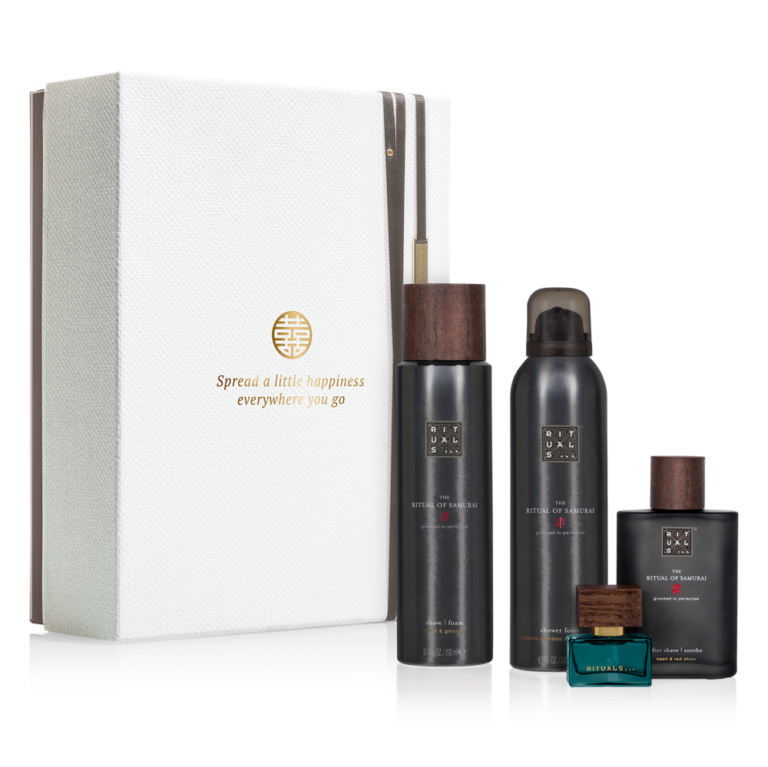 <p>Deze prachtige gift set bevat een doucheschuim, scheergel, aftershave en eau de parfum. Met deze cadeauset begin je goed aan je dag – exclusief voor mannen. geef de verpakking van de gift set een tweede leven door er foto's, brieven of andere voorwerpen in te bewaren.</p><p><span class="price_excl"><strong>€ 29,68</strong> incl. 10% korting </span><em><span class="price_incl">(€ 35,91 incl. BTW)<br />Minimale afname: 5 stuks</span></em></p>